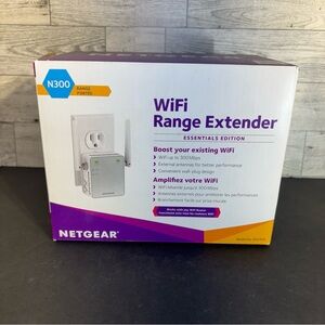 NETGEAR EX2700 300 Mbps WiFi Range Extender - EX2700-100PAS
used‎